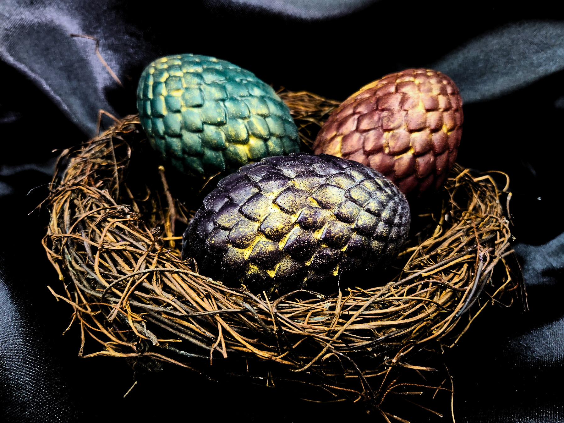 Dragon's Egg Soap,Charcoal, Forest Berries, Warm Sandalwood, 230g