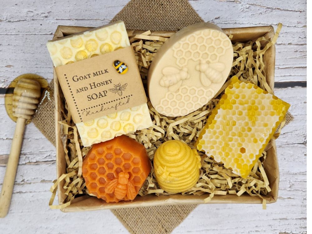 Honey Soaps Giftbox, 5 assorted honey soaps, Handcrafted